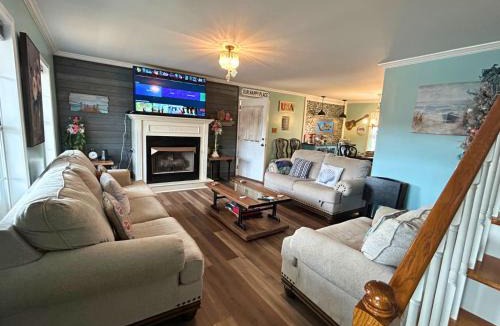 Phil Campbell House | Lake House