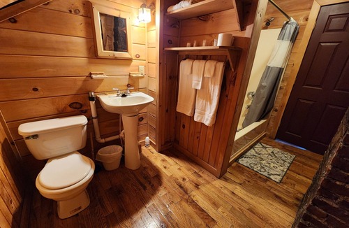 Richfield Springs Cabin | Lake House