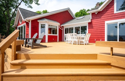 Grange Landing House | Lake house w/indr pool and jacuzzi