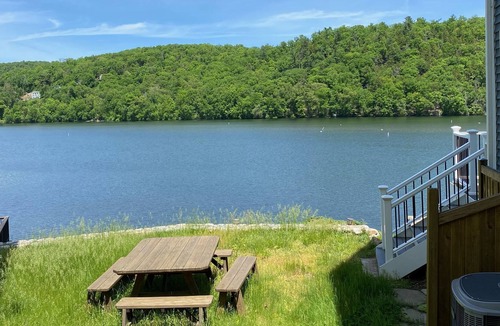 South Britain House | Lake house! Waterfront paradise
