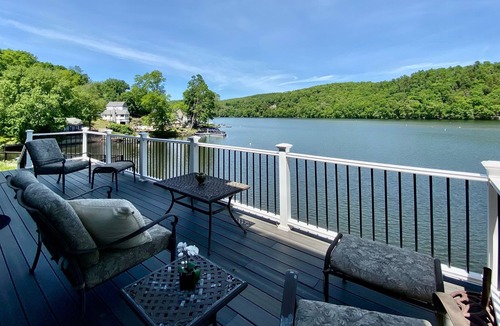 South Britain House | Lake house! Waterfront paradise