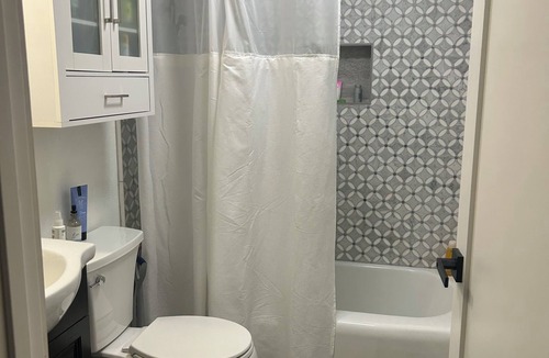 Lacey House | Lake house with AC