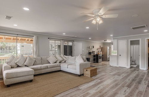 Leesville Cottage | Lake house with private dock