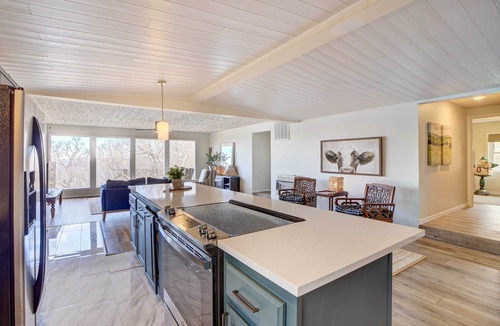 Locust Grove Cottage | Lake Hudson Home w/Patio in Locust Grove