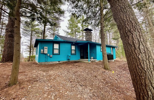 Oscoda Cottage | Lake Huron beach-front cottage