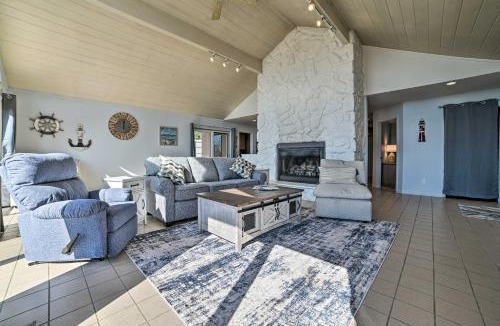 De Tour Village House | Lake Huron Home w/Direct Beach Access!