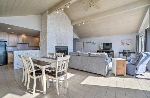 De Tour Village House | Lake Huron Home w/Direct Beach Access!