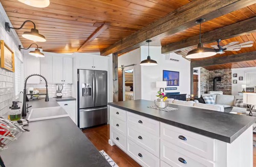 Kincardine Cottage | Lake Huron Shore Retreat
