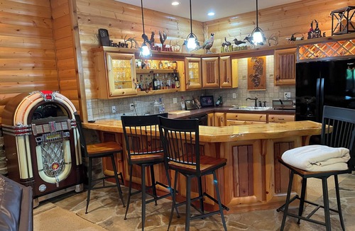 Alexandria Cabin | Lake Ida Waterfront Retreat Spacious, Comfortable & Designed for Relaxation
