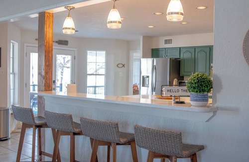 New Braunfels House | Lake It Easy.5BR Waterfront Home, Dock, Deck and Game Area