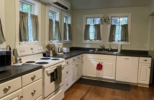 Mount Gretna Cottage | Lake it Easy