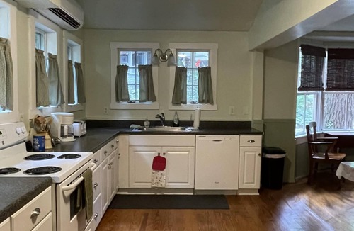 Mount Gretna Cottage | Lake it Easy