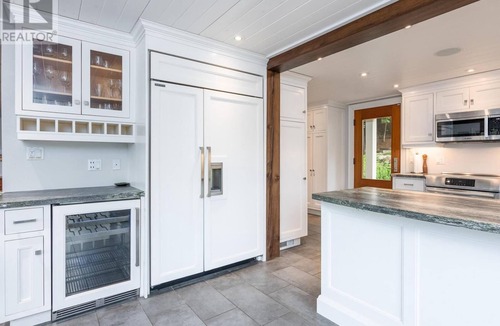 Muskoka Lakes Cottage | Lake Joseph Haven! Cottage, Boathouse, Bunkie, Hot Tub, Sauna & Putting Green!