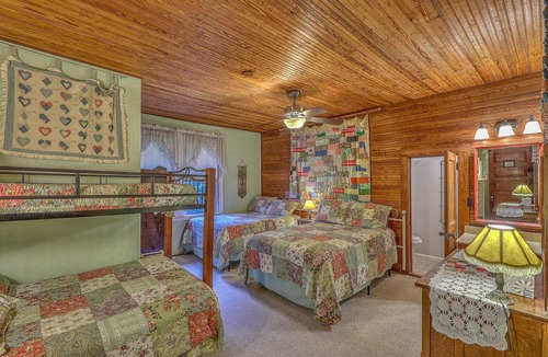 Lake Junaluska Cabin | Lake Junaluska 14 Bedroom Inn, Perfect for Reunions, Retreats, Weddings & More!