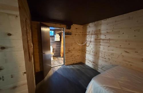 Pana Hotel | Lake lawn inn