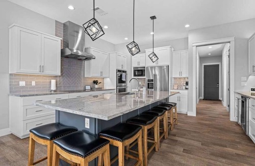Kingsland House | Lake LBJ Luxury Retreat | Pool, Hot Tub, Sleeps 27