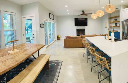 Granite Shoals House | Lake LBJ Waterfront | 5BR | Game Room | Sleeps 16!