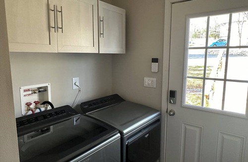 Huddleston House | “Lake Life”, a new lake side SMART HOME at Smith Mountain Laken