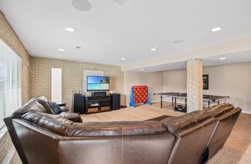Osage Beach House | Lake Life: Amazing Weekday Specials! Dock, Swim Mat, Cove Water