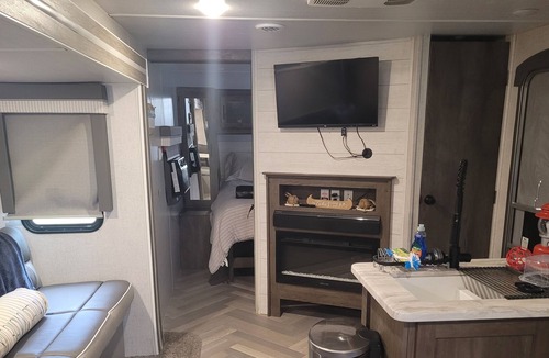 Sulphur House | Lake Life @ Arbuckles! Come check out our Fully Stocked campers in Sulphur, OK