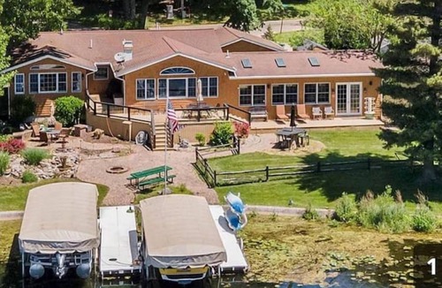 Three Rivers House | Lake life at its best!