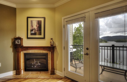 Bean Station Condo | Lake Life Luxury on the Water
