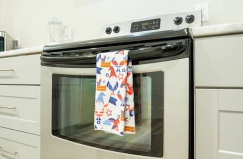 Cedar Bluff House | Lake living at its best!