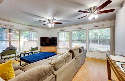 Coldspring Cabin | Lake Livingston Cabin: Half-Mi to the Water!