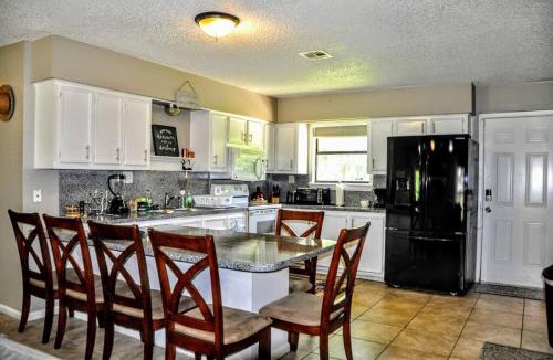 West Livingston House | Lake Livingston Family Fun Getaway Serene Sunsets!