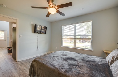 Onalaska House | Lake Livingston Getaway w/Balcony + Water View!