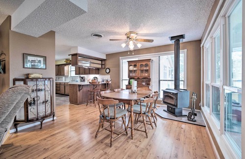 Onalaska House | Lake Livingston Hideaway w/Dock + Gas Grill!