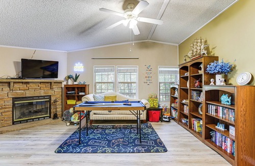 Oakhurst House | Lake Livingston Home w/Dock & Deck!