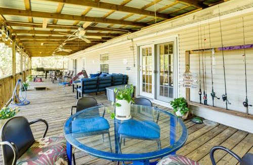 Oakhurst House | Lake Livingston Home w/Dock & Deck!