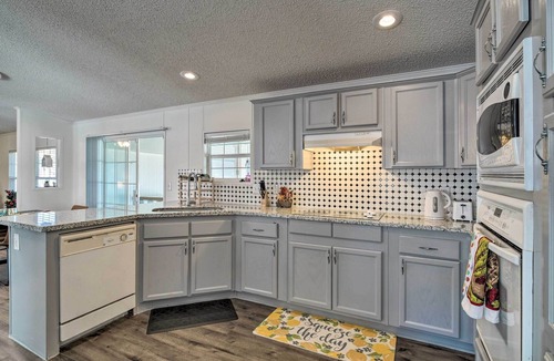 Onalaska House | Lake Livingston House w/ Hot Tub, Dock & Views!