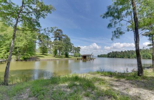 Pointblank House | Lake Livingston Retreat w/Dock & Waterfront View!