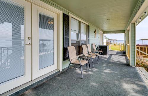 Pointblank House | Lake Livingston w/Hot Tub & Private Pier