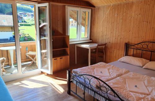 Iseltwald Hostel | Lake Lodge Hostel
