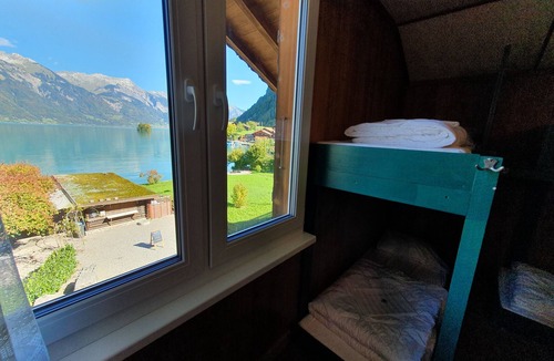 Iseltwald Hostel | Lake Lodge Hostel