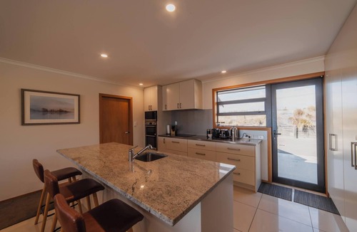 Tekapo House | Lake Lodge Tekapo