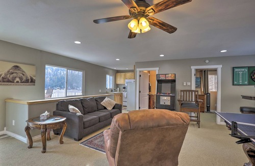 Loon Lake Cottage | Lake Loon 'Hillside' Cottage w/Private Deck!