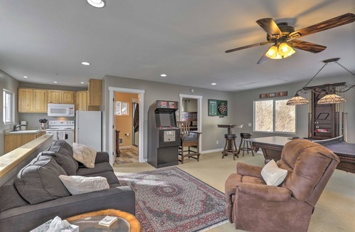 Loon Lake Cottage | Lake Loon 'Hillside' Cottage w/Private Deck!