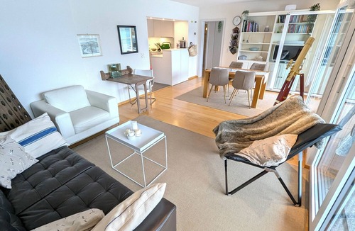 Brunnen Apartment | Lake Lucerne apt: spectacular lakeside view, central, family friendly