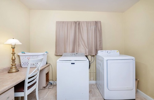 Fairvilla House | Lake Lucy Waterfront Home with BBQ & Jon Boat