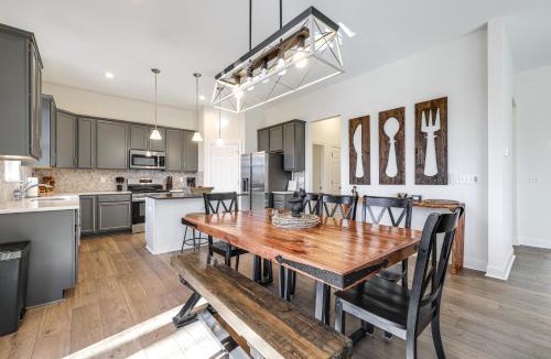 Lake Lure House | Lake Lure Getaway with Hot Tub and Fire Pit!