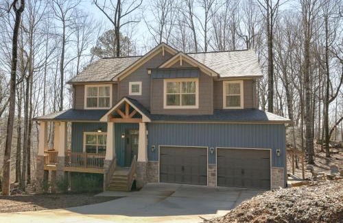 Lake Lure House | Lake Lure Getaway with Hot Tub and Fire Pit!