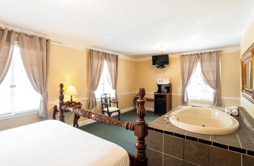 Lake Lure Hotel | Lake Lure Inn & Spa