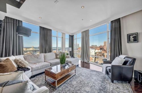 Ohio City Apartment | Lake Lux Penthouse Balcony Parking Gym
