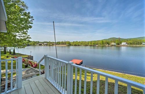 Lake Luzerne House | Lake Luzerne Home with Fire Pit on Hudson River