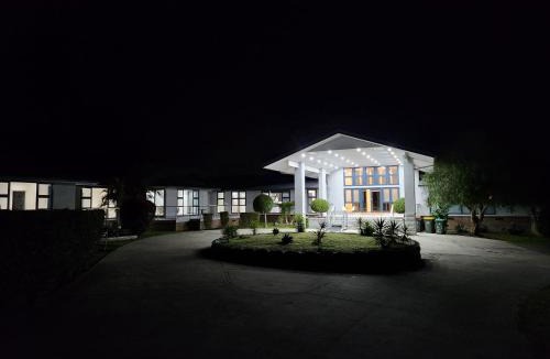 Morisset Apartment | Lake Macquarie Manor