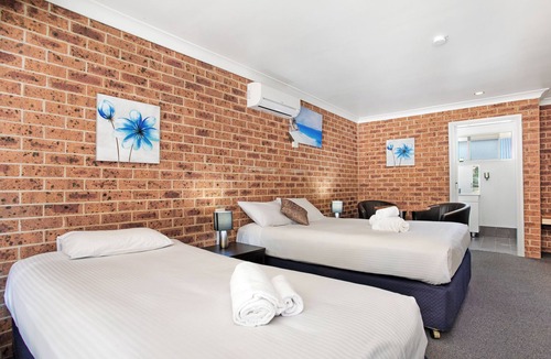 Marks Point Hotel | Lake Macquarie Motor Inn